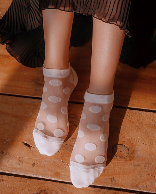 Basic Dot Ankle in White