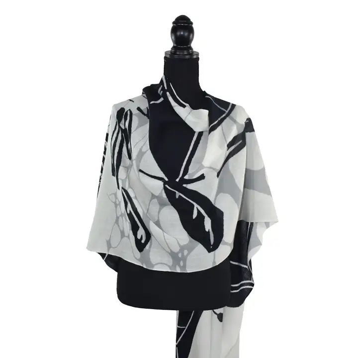 Fanta Sea in Black/White