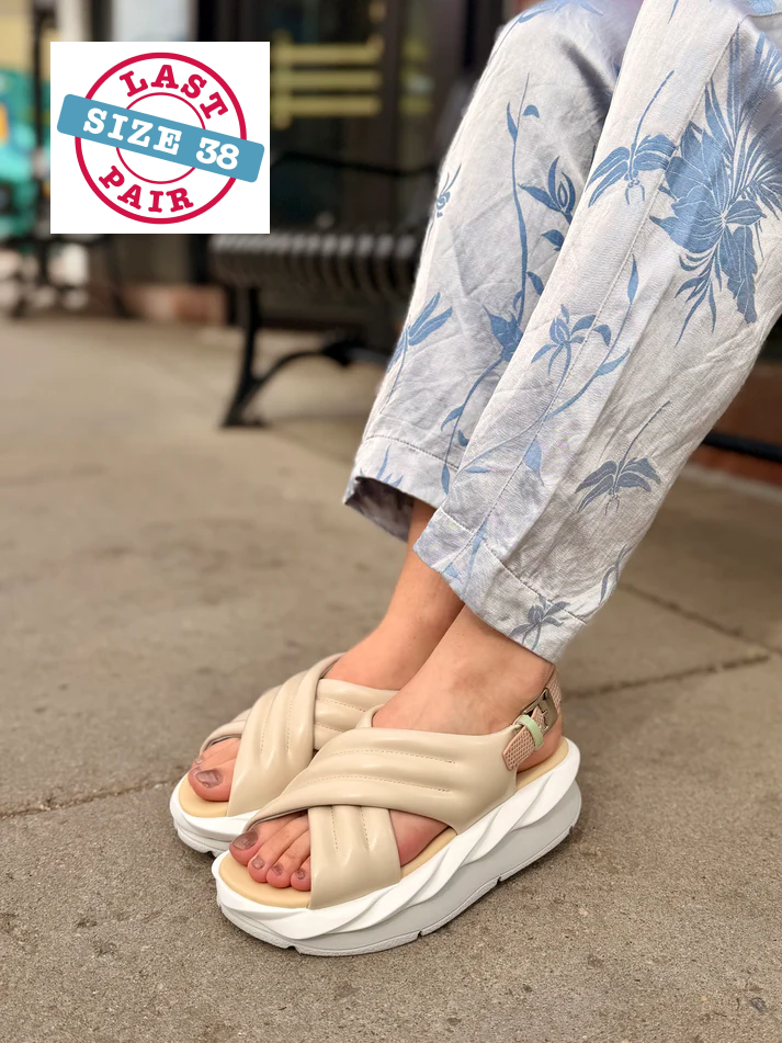 Mellow Mana in Cream