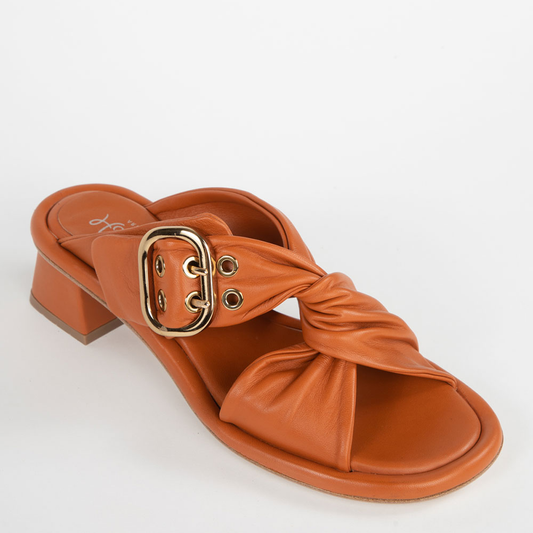 22185 NADIA in Miele