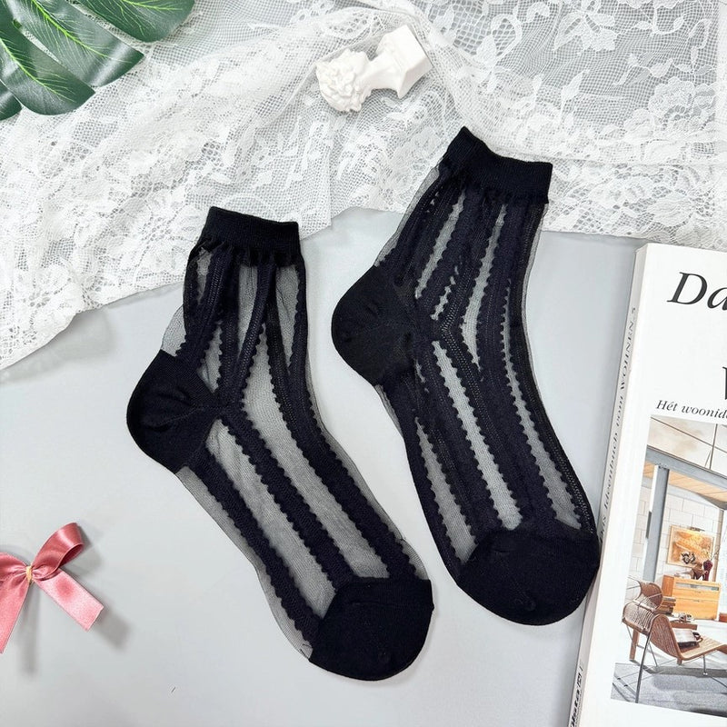 Simple Lace in Black