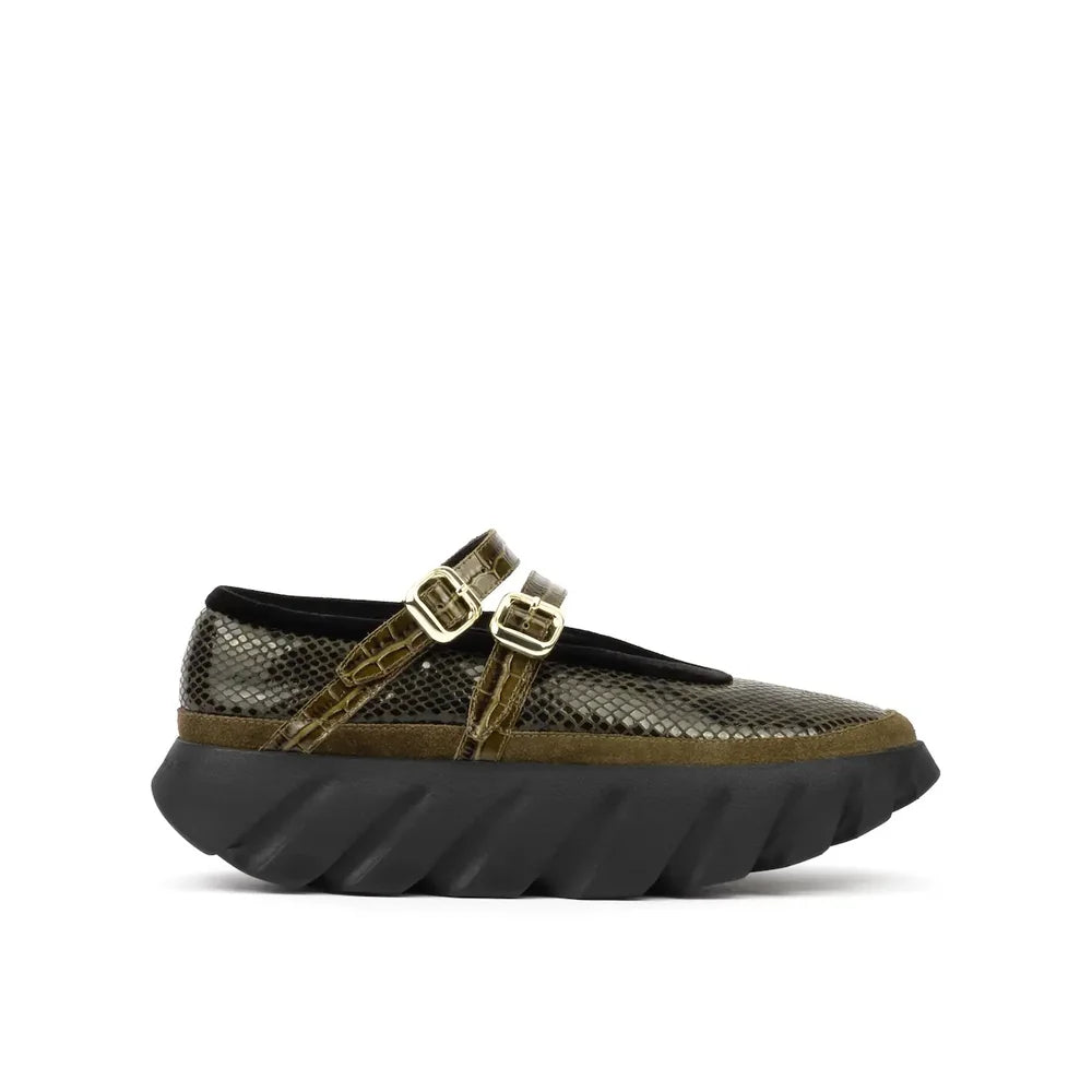 Tura Ballet in Ebony
