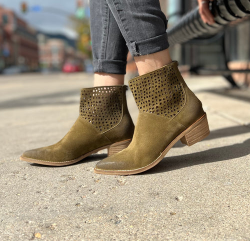 Cass in Olive