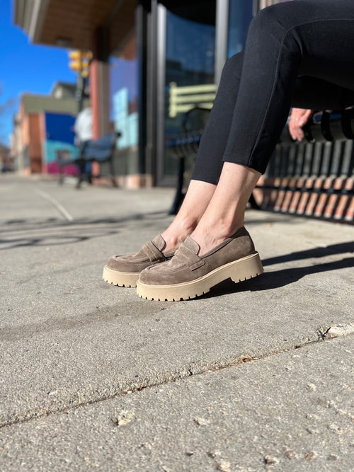 Kennedy in Taupe Suede