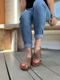 Tulla Perf in Beige